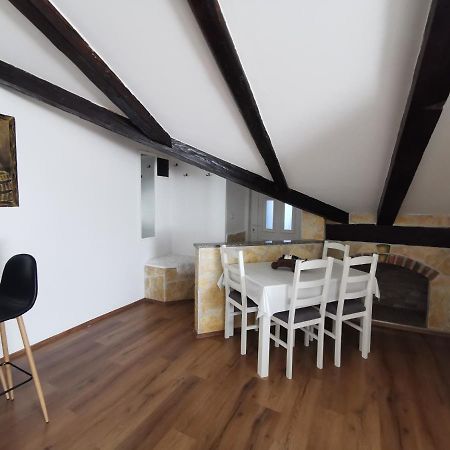 Loft Apartment Pola Esterno foto
