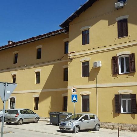 Loft Apartment Pola Esterno foto