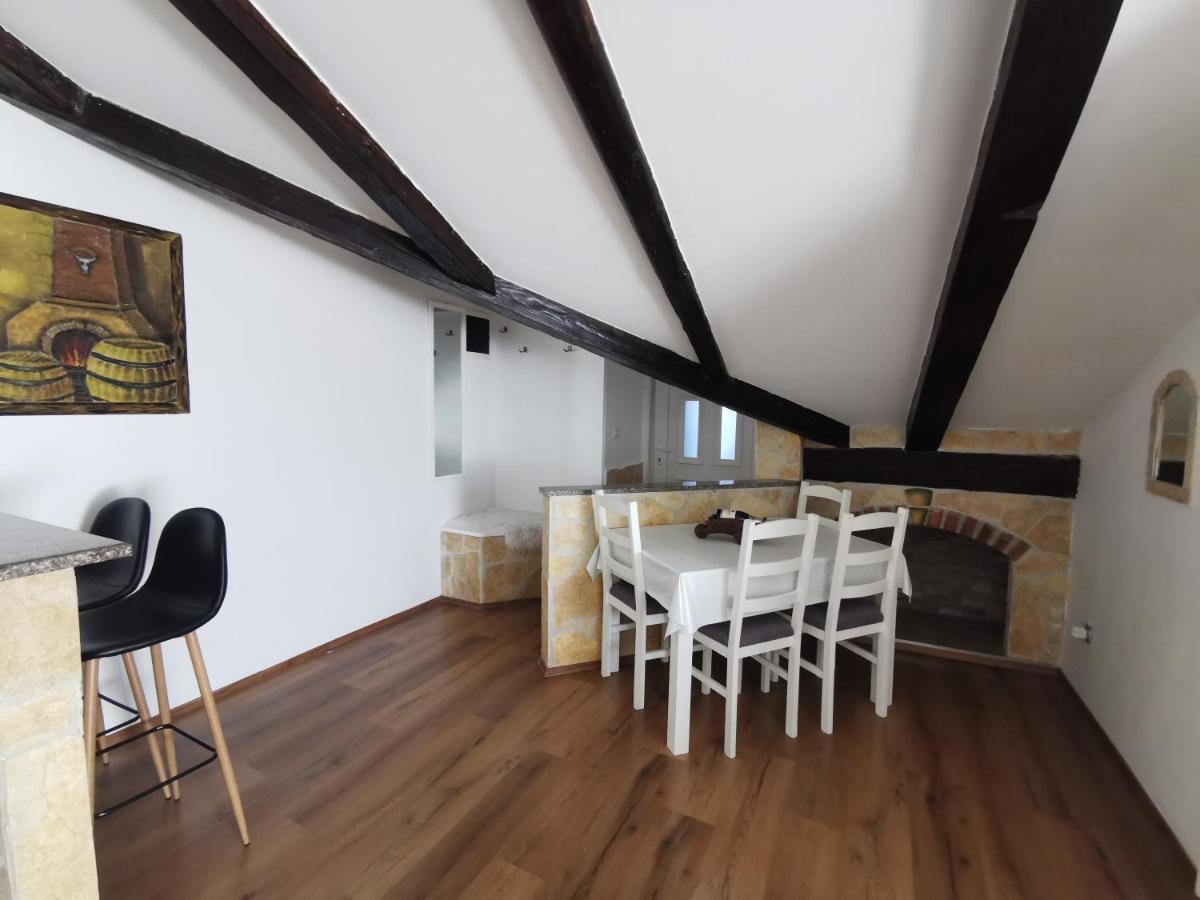 Loft Apartment Pola Esterno foto