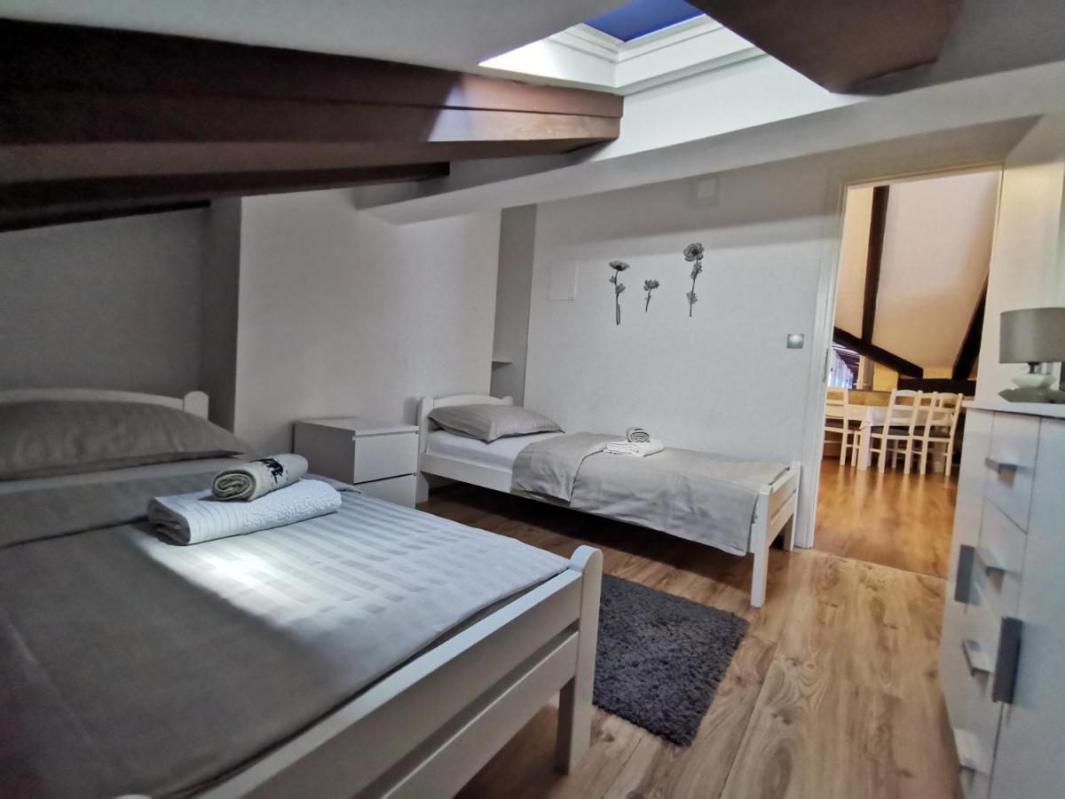 Loft Apartment Pola Esterno foto